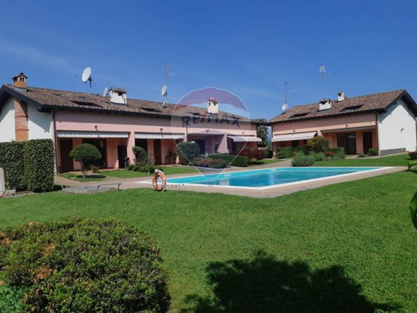 casa indipendente in vendita a Castelletto sopra Ticino