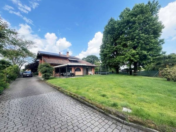 casa indipendente in vendita a Castelletto sopra Ticino