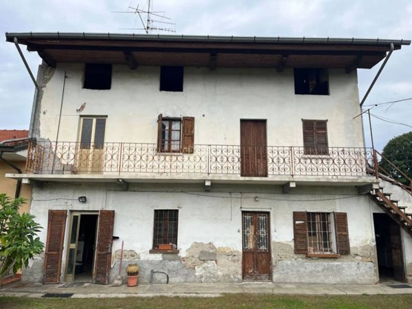 casa indipendente in vendita a Castelletto sopra Ticino