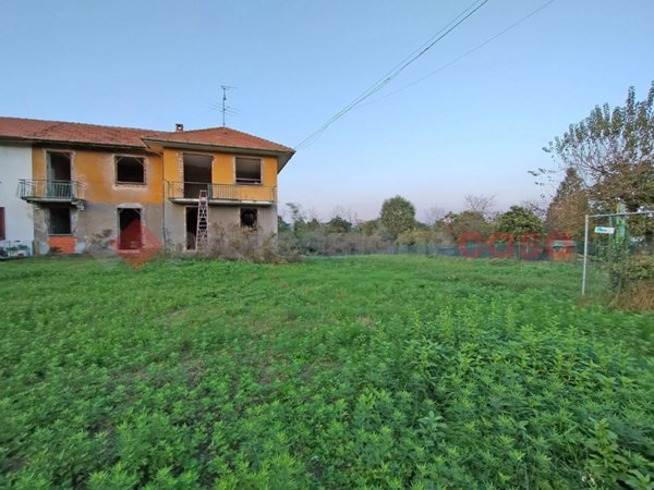 casa indipendente in vendita a Castelletto sopra Ticino in zona Glisente