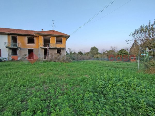casa indipendente in vendita a Castelletto sopra Ticino in zona Glisente