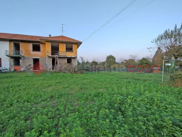 casa indipendente in vendita a Castelletto sopra Ticino in zona Beati