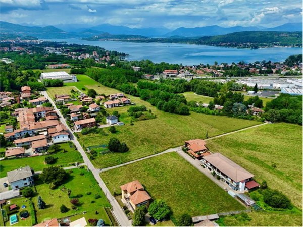 terreno edificabile in vendita a Castelletto sopra Ticino in zona Glisente