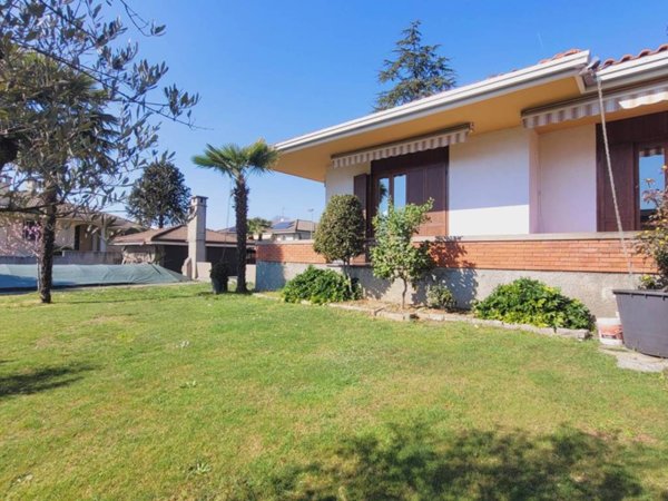casa indipendente in vendita a Castelletto sopra Ticino
