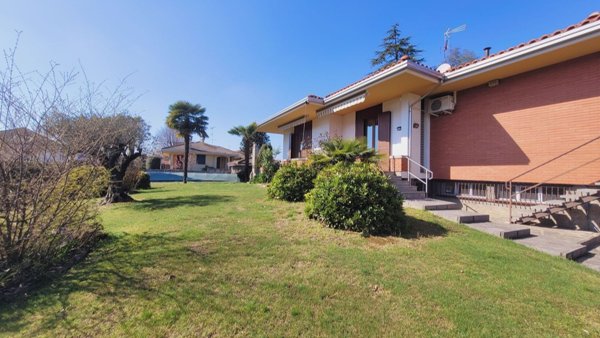 casa indipendente in vendita a Castelletto sopra Ticino