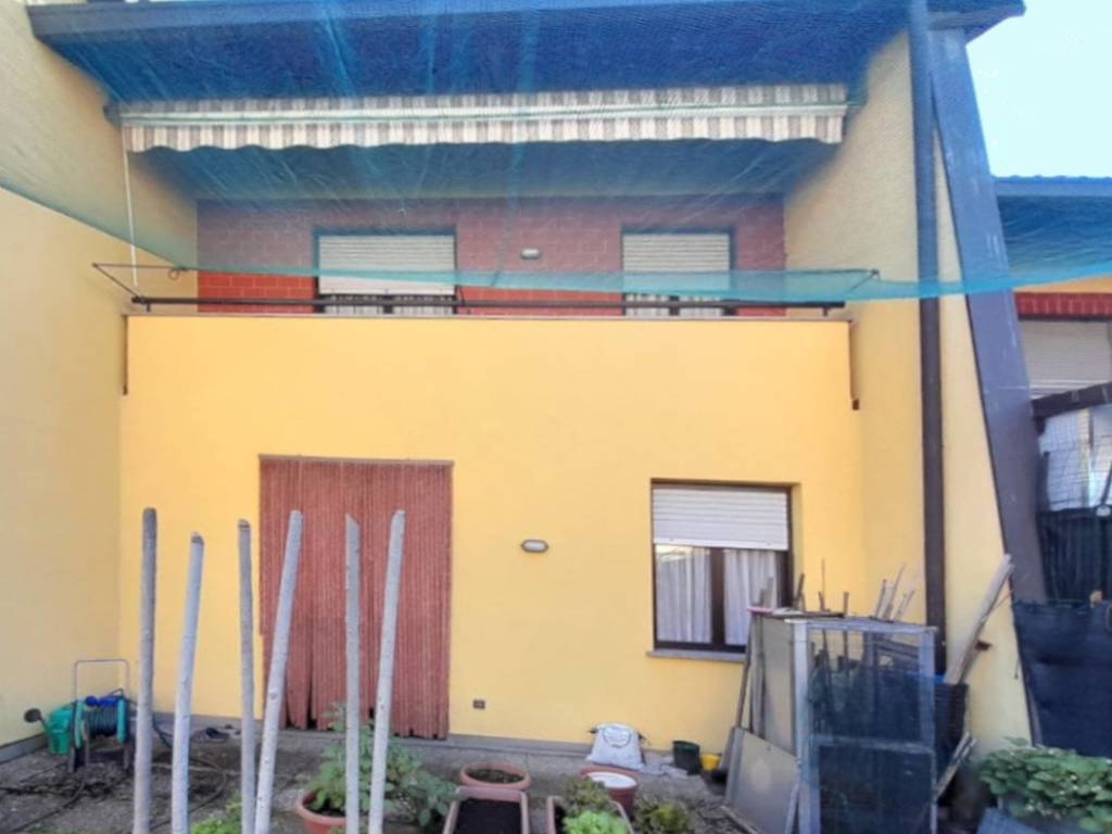 casa indipendente in vendita a Castelletto sopra Ticino