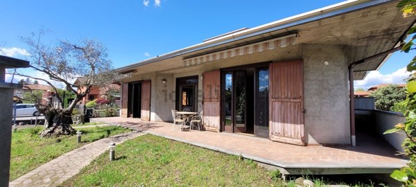 casa indipendente in vendita a Castelletto sopra Ticino