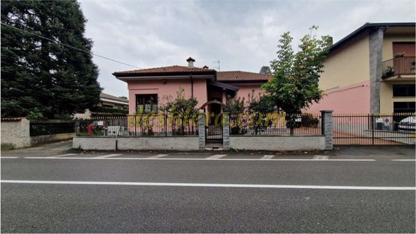 casa indipendente in vendita a Castelletto sopra Ticino