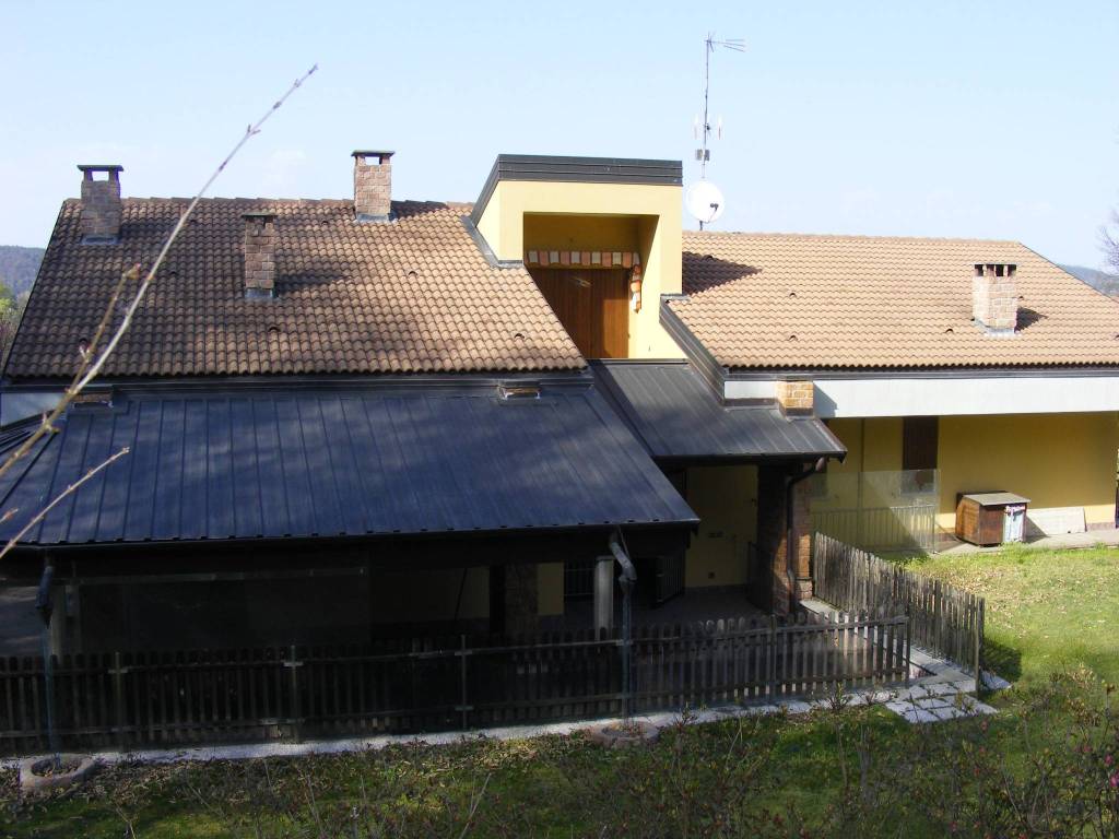casa indipendente in vendita a Castelletto sopra Ticino