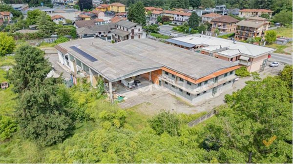locale commerciale in vendita a Castelletto sopra Ticino
