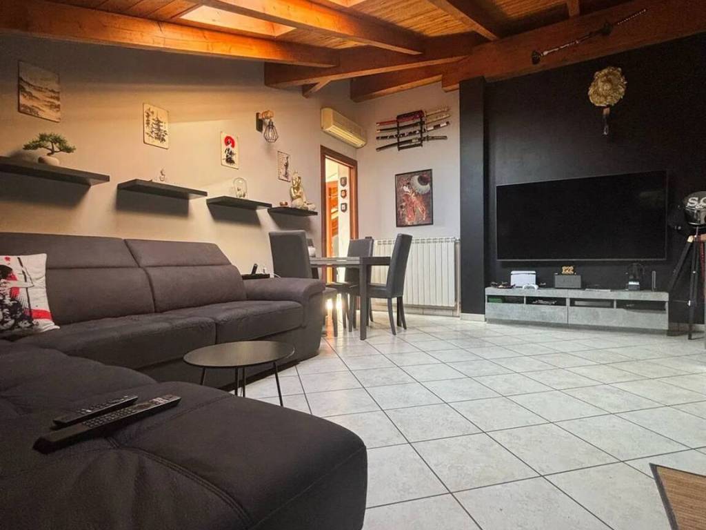 appartamento in vendita a Castelletto sopra Ticino