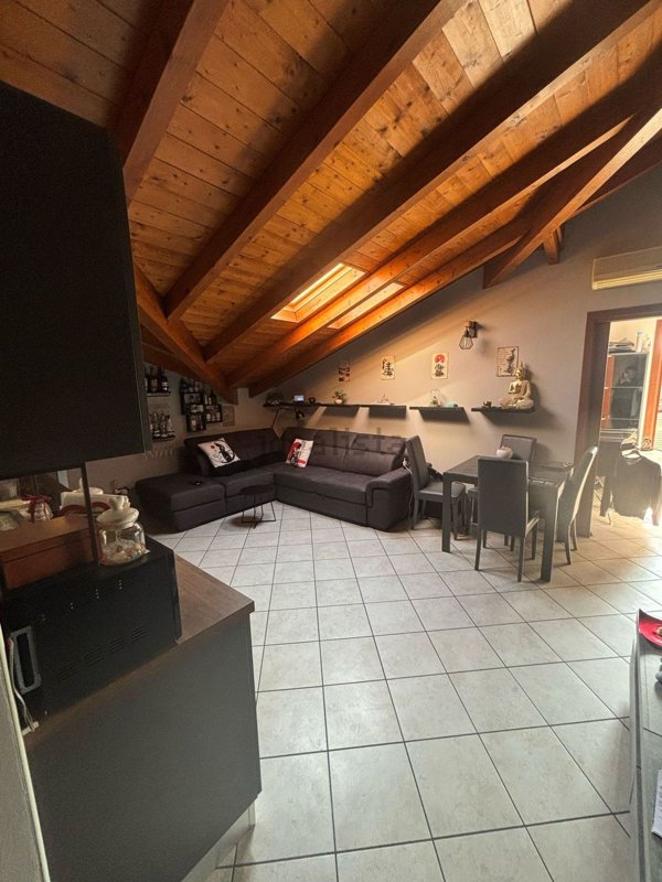 appartamento in vendita a Castelletto sopra Ticino