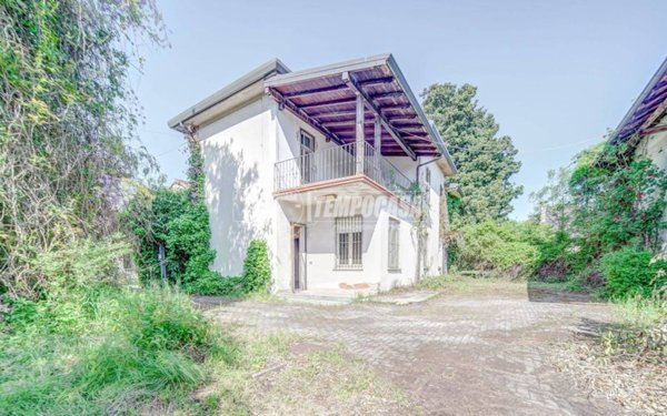 casa indipendente in vendita a Castelletto sopra Ticino
