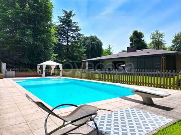 casa indipendente in vendita a Castelletto sopra Ticino