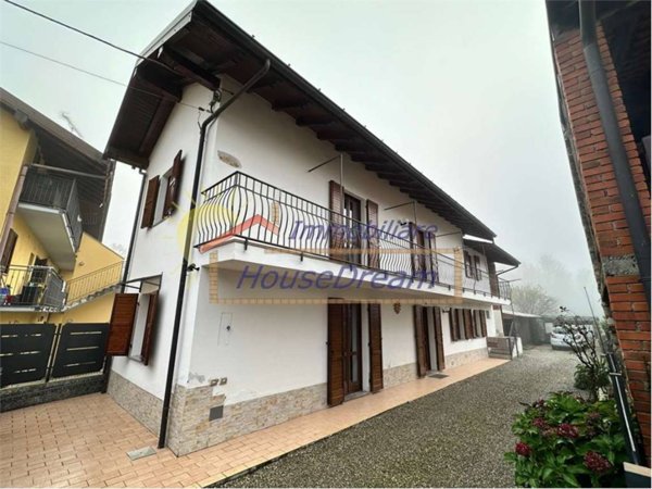 casa indipendente in vendita a Castelletto sopra Ticino