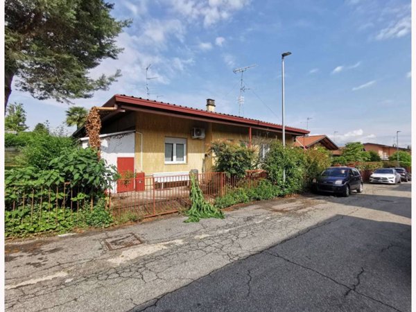 casa indipendente in vendita a Castelletto sopra Ticino