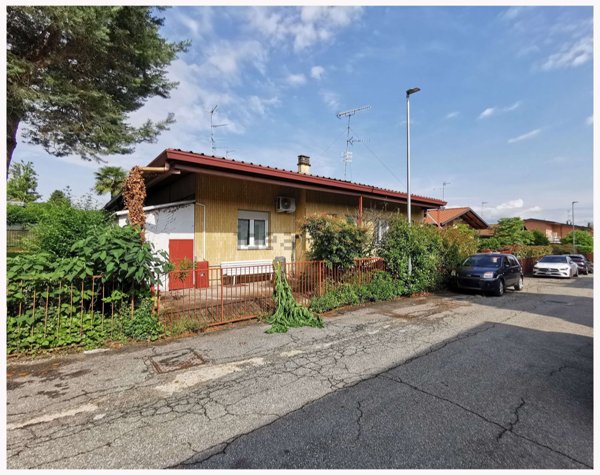 casa indipendente in vendita a Castelletto sopra Ticino