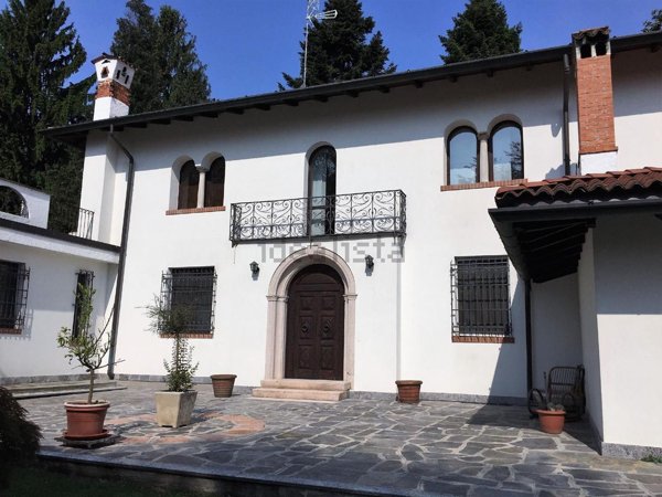 casa indipendente in vendita a Castelletto sopra Ticino