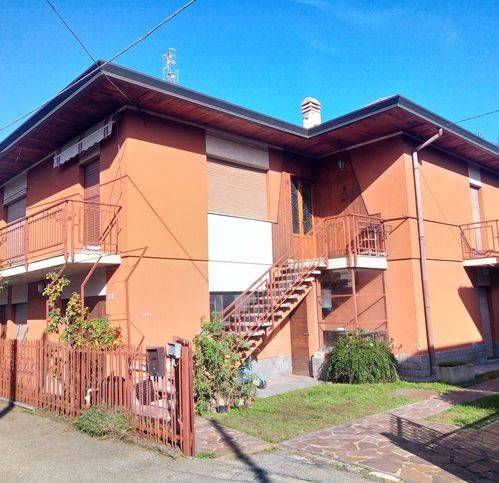 casa indipendente in vendita a Castelletto sopra Ticino