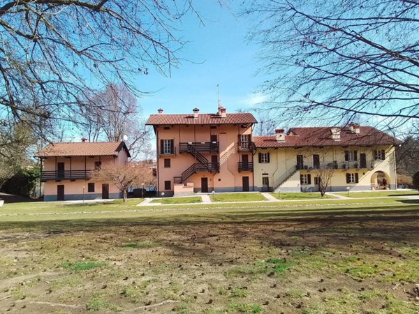 intera palazzina in vendita a Castelletto sopra Ticino