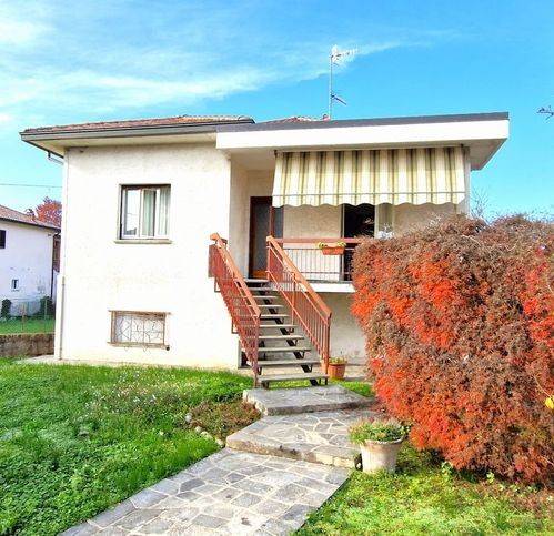 casa indipendente in vendita a Castelletto sopra Ticino