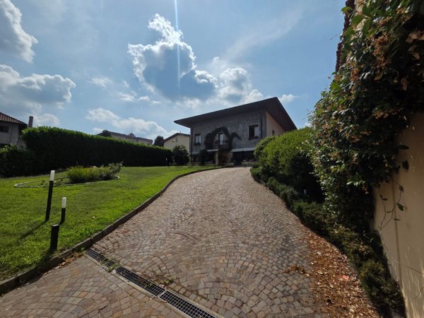 casa indipendente in vendita a Castelletto sopra Ticino