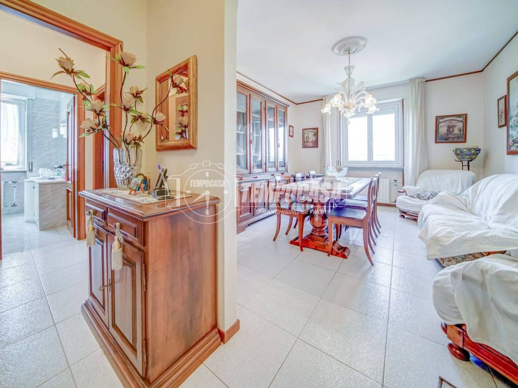 appartamento in vendita a Castelletto sopra Ticino