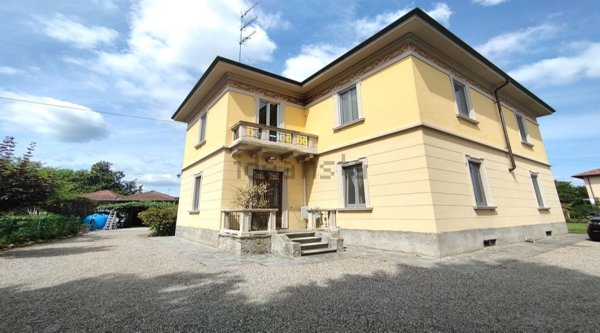 casa indipendente in vendita a Castelletto sopra Ticino