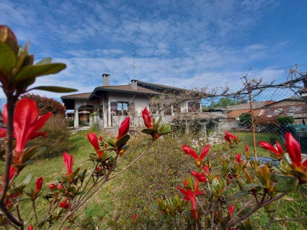 casa indipendente in vendita a Castelletto sopra Ticino