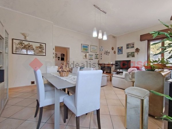 casa indipendente in vendita a Castelletto sopra Ticino