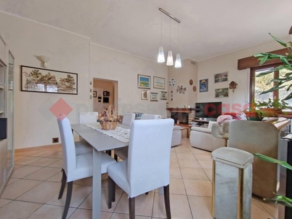 casa indipendente in vendita a Castelletto sopra Ticino in zona Glisente