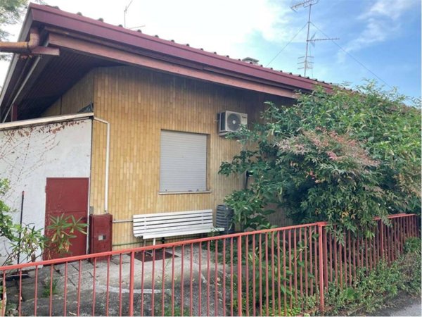 casa indipendente in vendita a Castelletto sopra Ticino