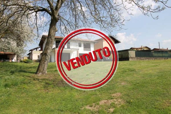 casa indipendente in vendita a Castelletto sopra Ticino
