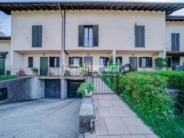 casa indipendente in vendita a Castelletto sopra Ticino