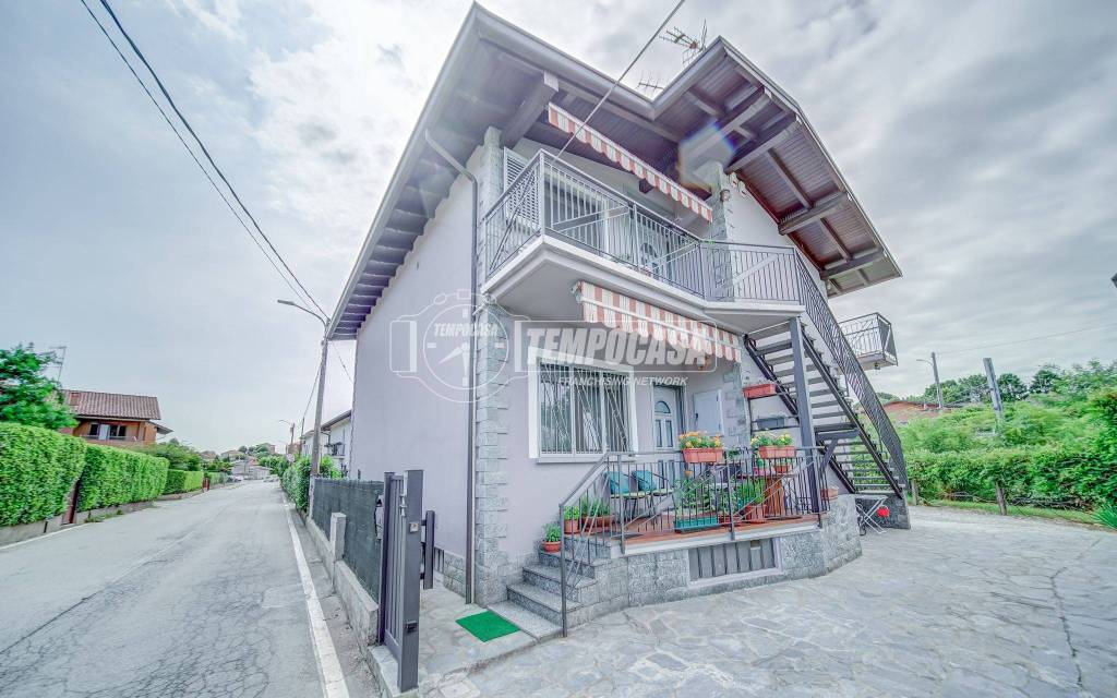 casa indipendente in vendita a Castelletto sopra Ticino