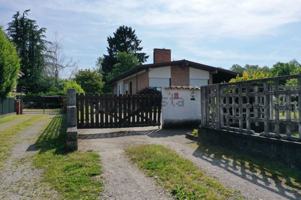 casa indipendente in vendita a Castelletto sopra Ticino