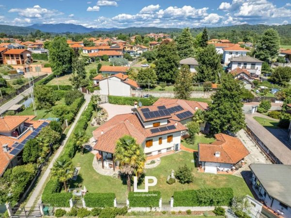 casa indipendente in vendita a Castelletto sopra Ticino