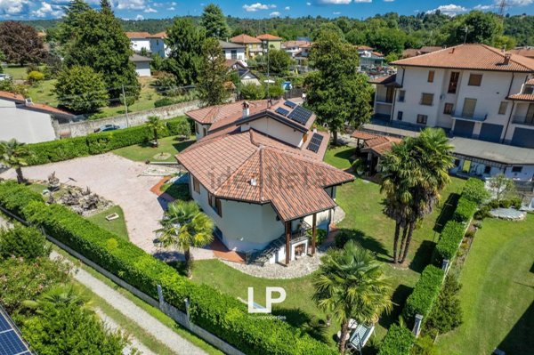 casa indipendente in vendita a Castelletto sopra Ticino