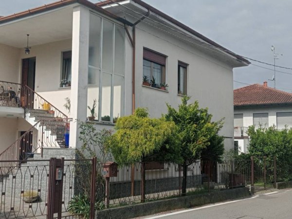 casa indipendente in vendita a Castelletto sopra Ticino