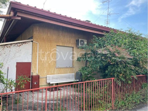casa indipendente in vendita a Castelletto sopra Ticino