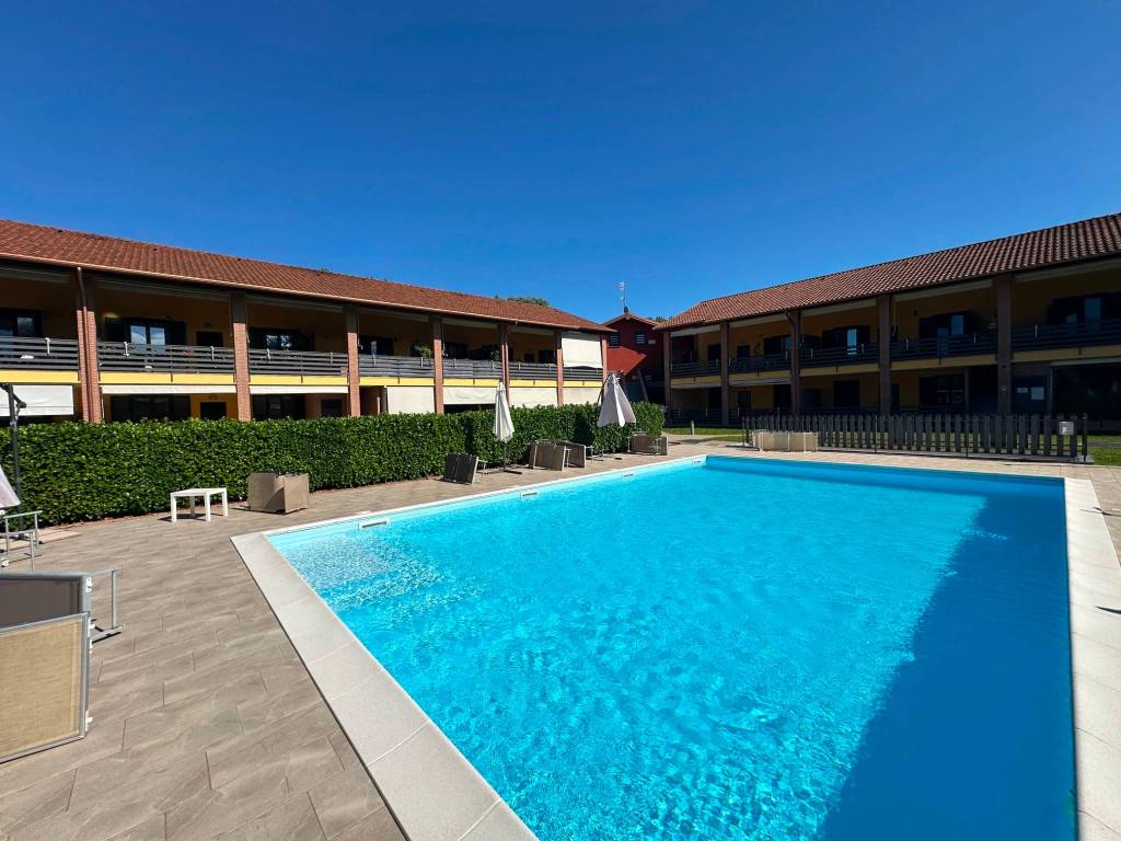 appartamento in vendita a Castelletto sopra Ticino in zona Glisente