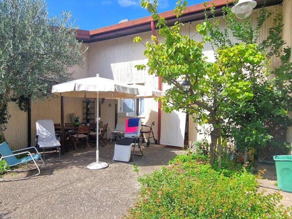 casa indipendente in vendita a Castelletto sopra Ticino