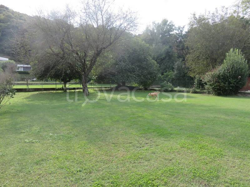 casa indipendente in vendita a Castelletto sopra Ticino