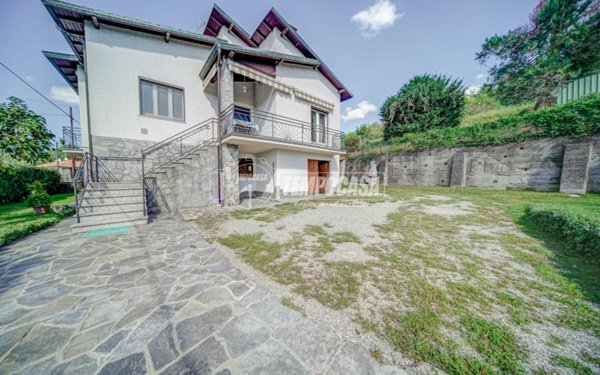 casa indipendente in vendita a Castelletto sopra Ticino