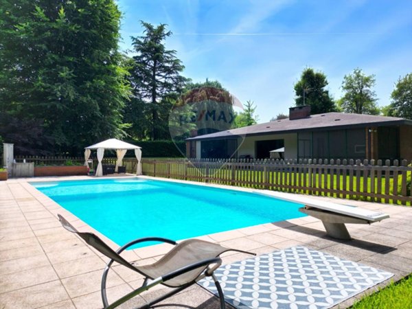 casa indipendente in vendita a Castelletto sopra Ticino