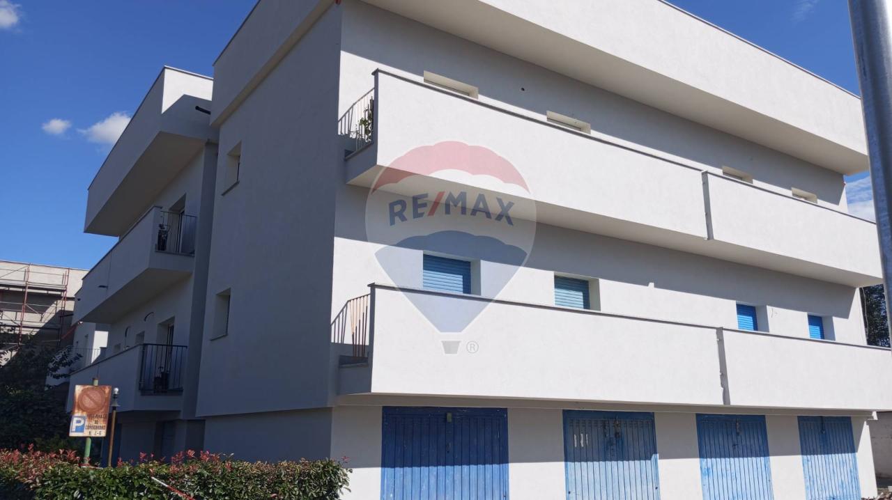 locale di sgombero in vendita a Castelletto sopra Ticino