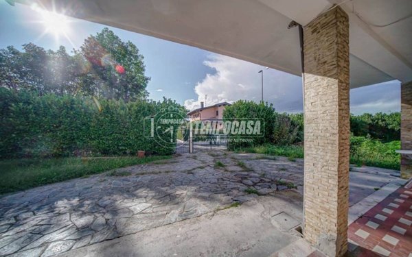casa indipendente in vendita a Castelletto sopra Ticino