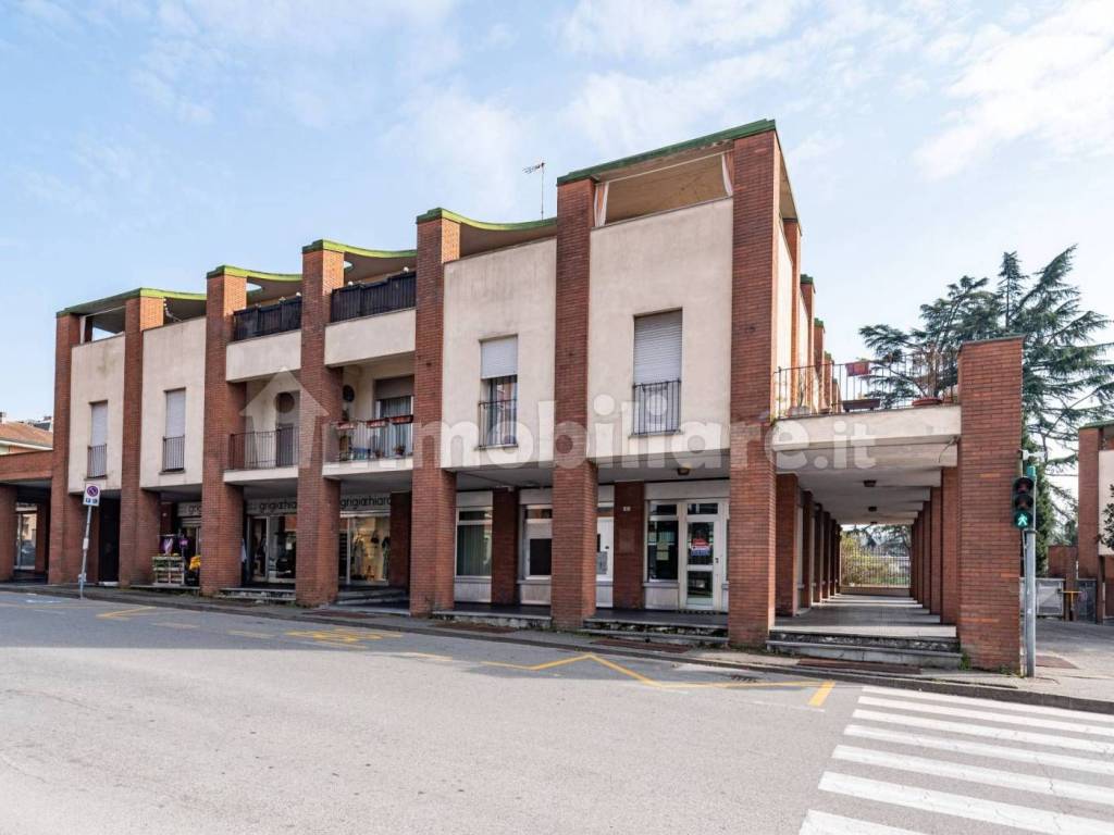 negozio in vendita a Castelletto sopra Ticino