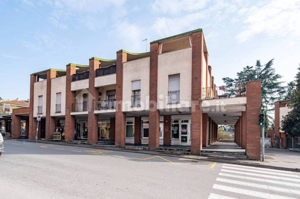 negozio in vendita a Castelletto sopra Ticino