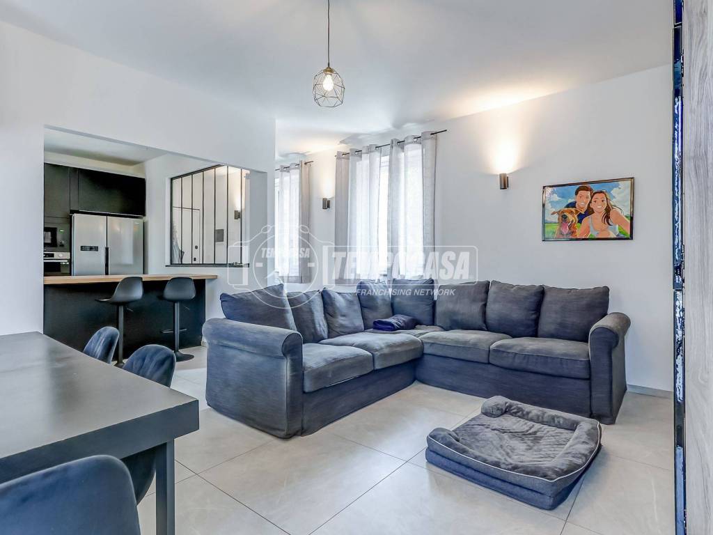 appartamento in vendita a Castelletto sopra Ticino in zona Aronco